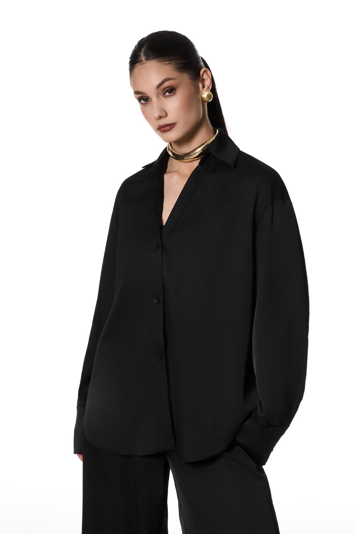 Camisa con escote profundo