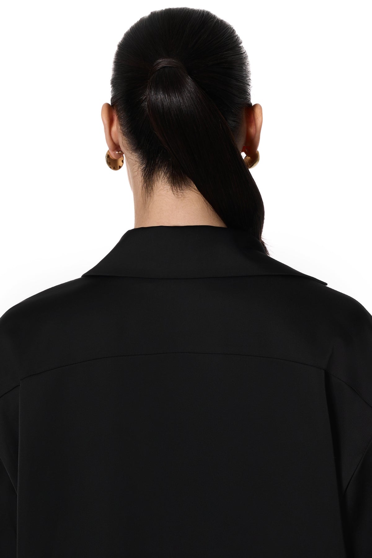 Camisa con escote profundo